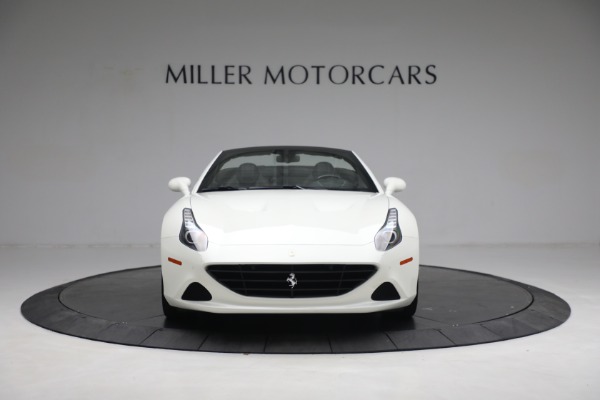 Used 2017 Ferrari California T for sale $151,900 at Bugatti of Greenwich in Greenwich CT 06830 12