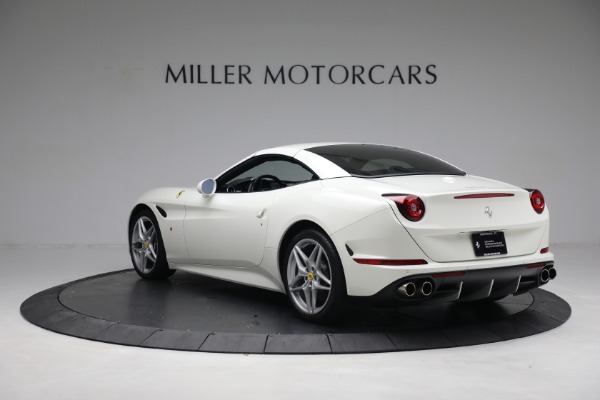 Used 2017 Ferrari California T for sale $151,900 at Bugatti of Greenwich in Greenwich CT 06830 15