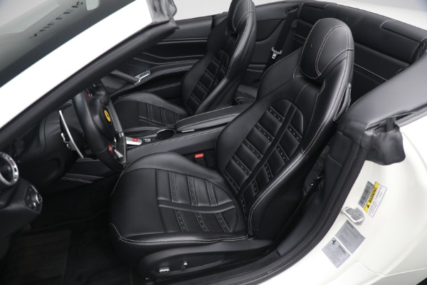 Used 2017 Ferrari California T for sale $151,900 at Bugatti of Greenwich in Greenwich CT 06830 21
