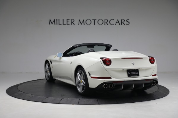Used 2017 Ferrari California T for sale $151,900 at Bugatti of Greenwich in Greenwich CT 06830 5