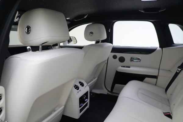 Used 2022 Rolls-Royce Ghost for sale $299,900 at Bugatti of Greenwich in Greenwich CT 06830 19
