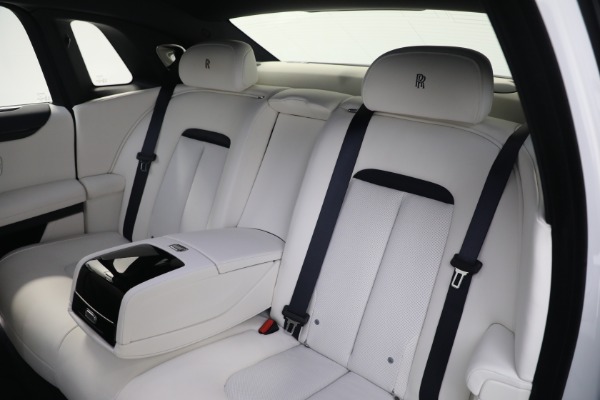 Used 2022 Rolls-Royce Ghost for sale $299,900 at Bugatti of Greenwich in Greenwich CT 06830 21
