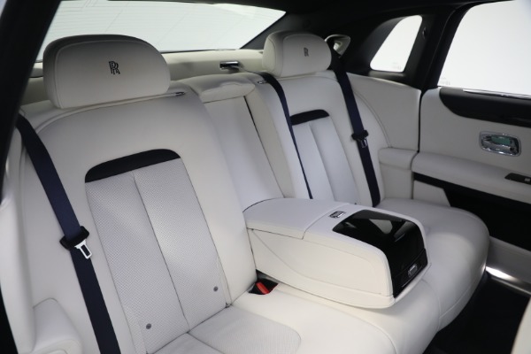 Used 2022 Rolls-Royce Ghost for sale $299,900 at Bugatti of Greenwich in Greenwich CT 06830 24