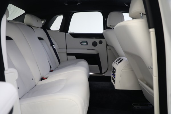 Used 2022 Rolls-Royce Ghost for sale $299,900 at Bugatti of Greenwich in Greenwich CT 06830 25