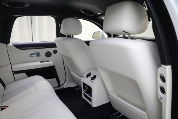 Used 2022 Rolls-Royce Ghost for sale $299,900 at Bugatti of Greenwich in Greenwich CT 06830 26