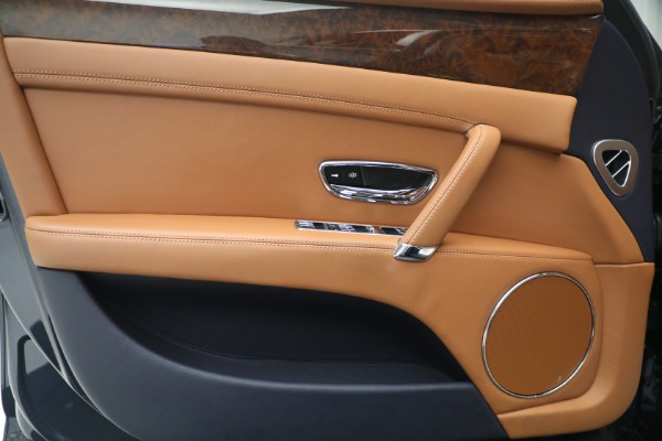 Used 2015 Bentley Flying Spur V8 for sale Sold at Bugatti of Greenwich in Greenwich CT 06830 16
