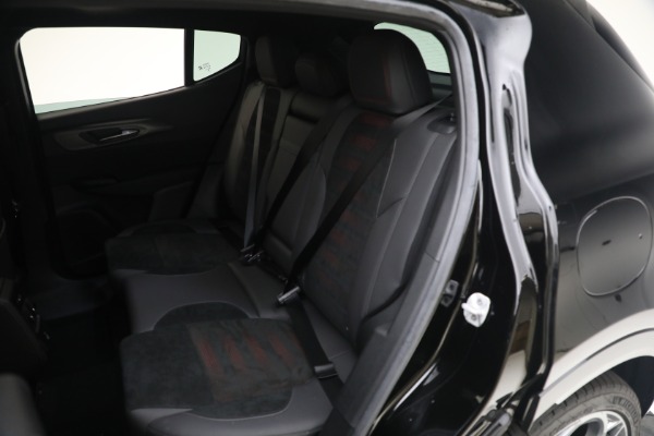 New 2024 Alfa Romeo Tonale Veloce for sale $54,790 at Bugatti of Greenwich in Greenwich CT 06830 28