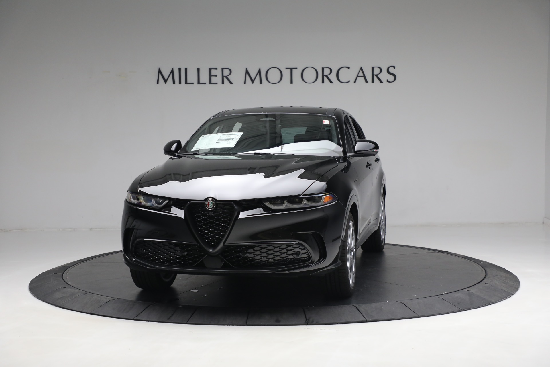 New 2024 Alfa Romeo Tonale Veloce for sale $54,790 at Bugatti of Greenwich in Greenwich CT 06830 1