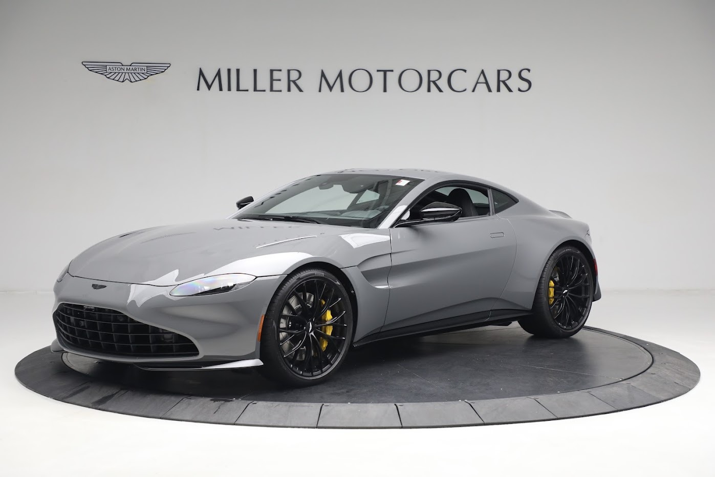 New 2023 Aston Martin Vantage V8 for sale $184,986 at Bugatti of Greenwich in Greenwich CT 06830 1
