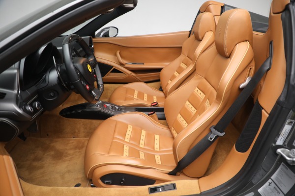 Used 2014 Ferrari 458 Spider for sale $289,900 at Bugatti of Greenwich in Greenwich CT 06830 20
