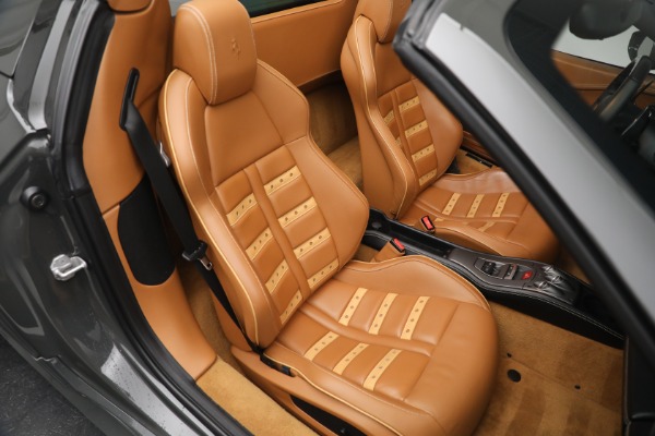 Used 2014 Ferrari 458 Spider for sale $289,900 at Bugatti of Greenwich in Greenwich CT 06830 24