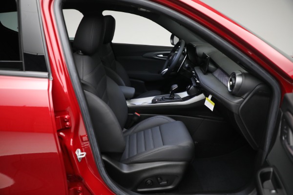 New 2024 Alfa Romeo Tonale Veloce for sale $52,790 at Bugatti of Greenwich in Greenwich CT 06830 23