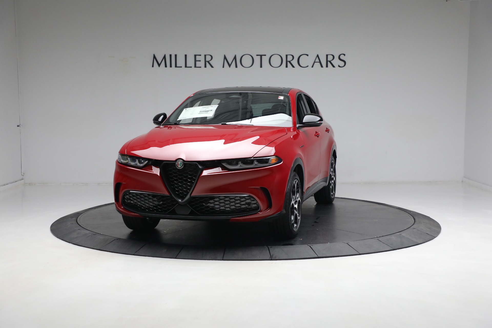 New 2024 Alfa Romeo Tonale Veloce for sale $52,790 at Bugatti of Greenwich in Greenwich CT 06830 1