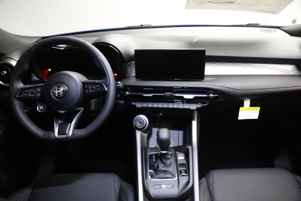 New 2024 Alfa Romeo Tonale Ti for sale $52,950 at Bugatti of Greenwich in Greenwich CT 06830 28