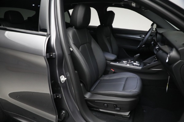 New 2024 Alfa Romeo Stelvio Ti for sale $53,330 at Bugatti of Greenwich in Greenwich CT 06830 25