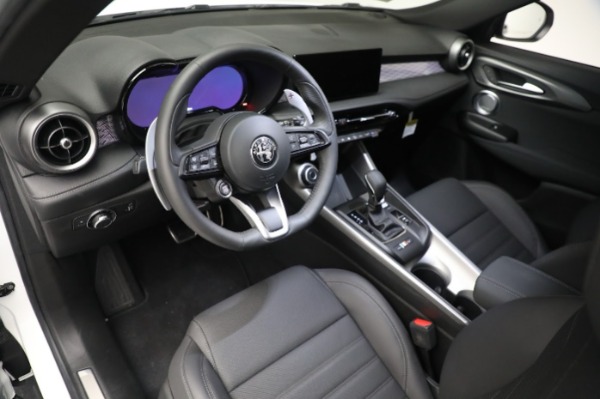 New 2024 Alfa Romeo Tonale Veloce for sale $55,290 at Bugatti of Greenwich in Greenwich CT 06830 19