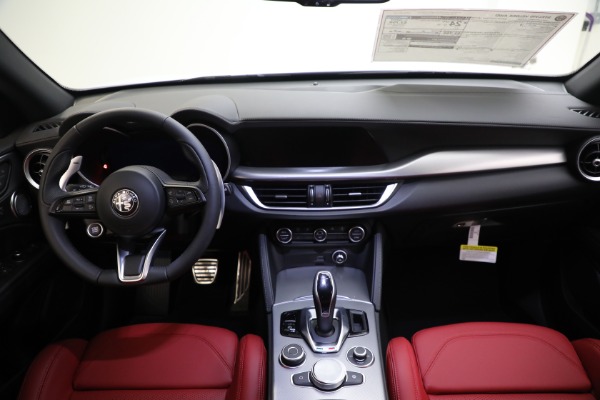 New 2024 Alfa Romeo Stelvio Veloce for sale $57,395 at Bugatti of Greenwich in Greenwich CT 06830 24