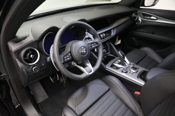New 2024 Alfa Romeo Stelvio Veloce for sale $57,305 at Bugatti of Greenwich in Greenwich CT 06830 20
