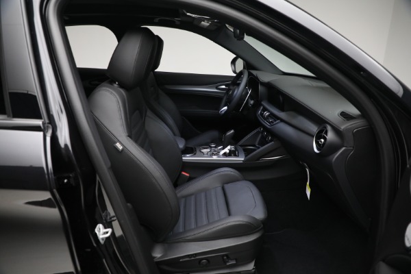 New 2024 Alfa Romeo Stelvio Veloce for sale $57,305 at Bugatti of Greenwich in Greenwich CT 06830 22