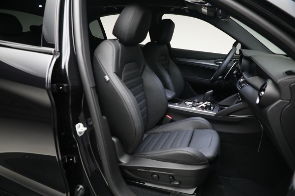 New 2024 Alfa Romeo Stelvio Veloce for sale $57,305 at Bugatti of Greenwich in Greenwich CT 06830 24