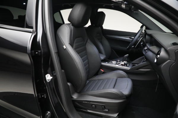 New 2024 Alfa Romeo Stelvio Veloce for sale $57,305 at Bugatti of Greenwich in Greenwich CT 06830 23