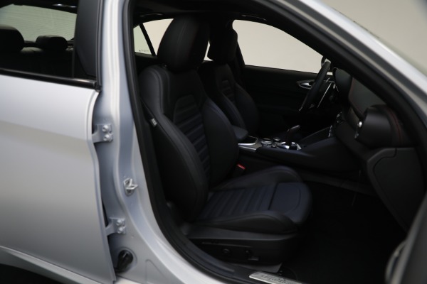 New 2024 Alfa Romeo Giulia Competizione for sale $58,160 at Bugatti of Greenwich in Greenwich CT 06830 25