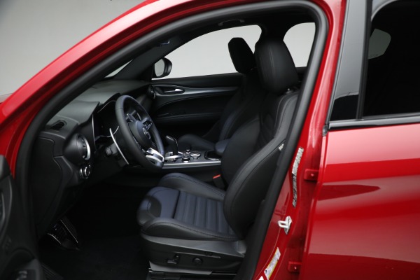 New 2024 Alfa Romeo Stelvio Veloce for sale $54,220 at Bugatti of Greenwich in Greenwich CT 06830 24