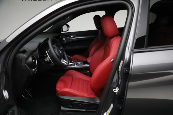 New 2024 Alfa Romeo Stelvio Veloce for sale $58,055 at Bugatti of Greenwich in Greenwich CT 06830 28