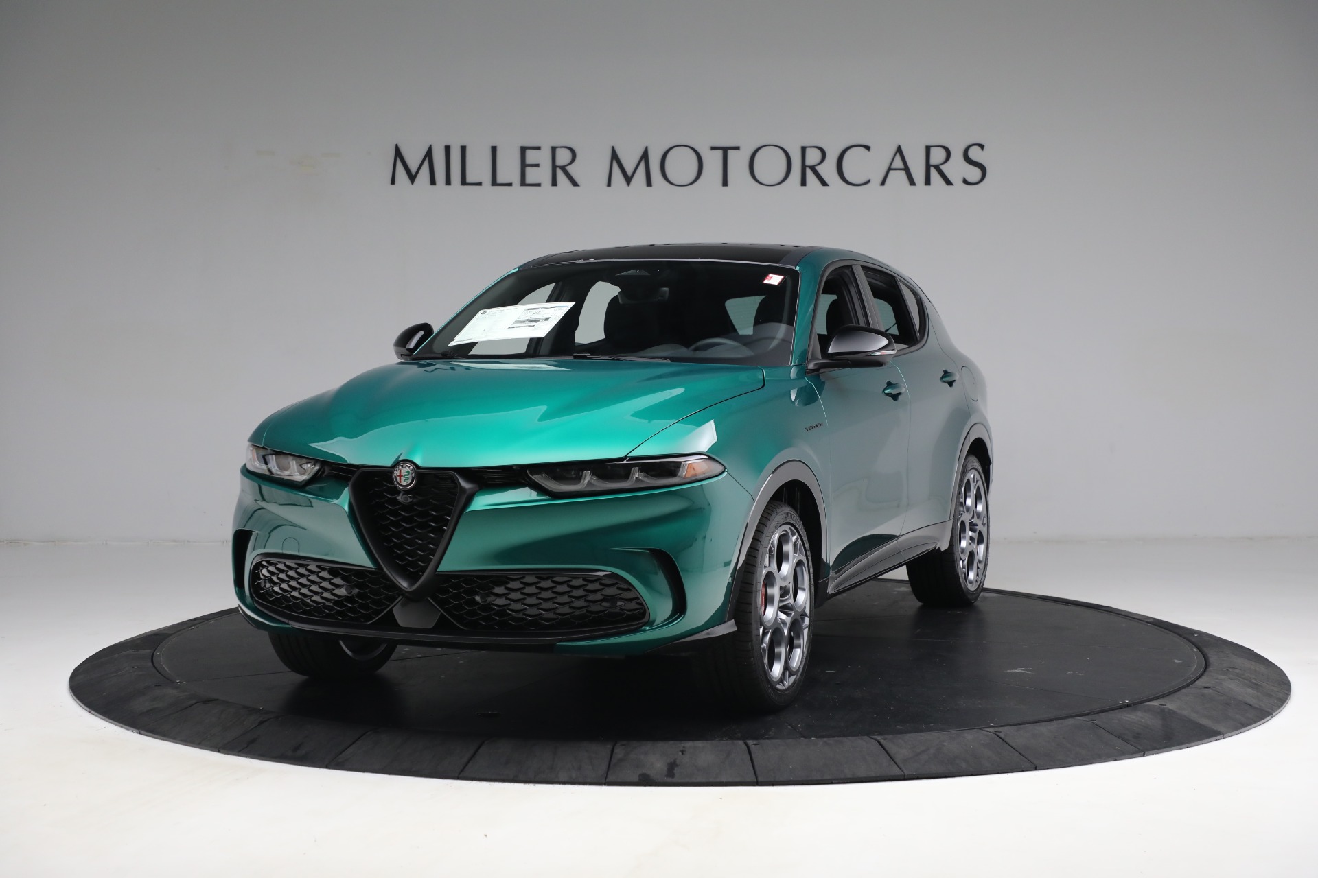 New 2024 Alfa Romeo Tonale Veloce for sale $59,340 at Bugatti of Greenwich in Greenwich CT 06830 1