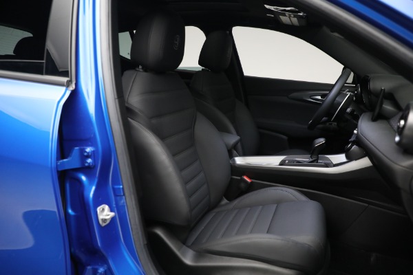 New 2024 Alfa Romeo Tonale Veloce for sale $57,800 at Bugatti of Greenwich in Greenwich CT 06830 24