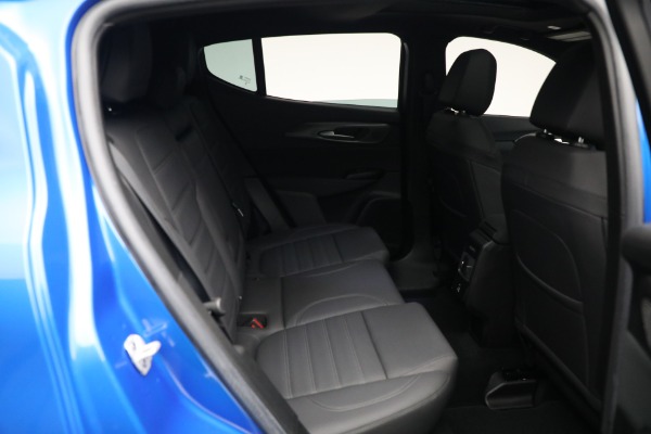 New 2024 Alfa Romeo Tonale Veloce for sale $57,800 at Bugatti of Greenwich in Greenwich CT 06830 27