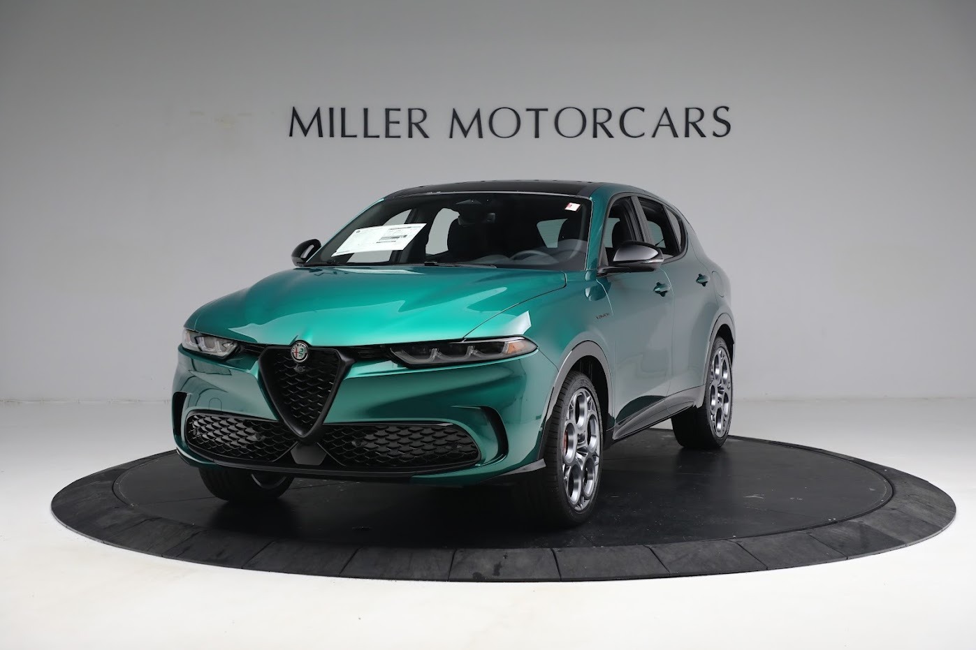 New 2024 Alfa Romeo Tonale Veloce for sale $59,340 at Bugatti of Greenwich in Greenwich CT 06830 1