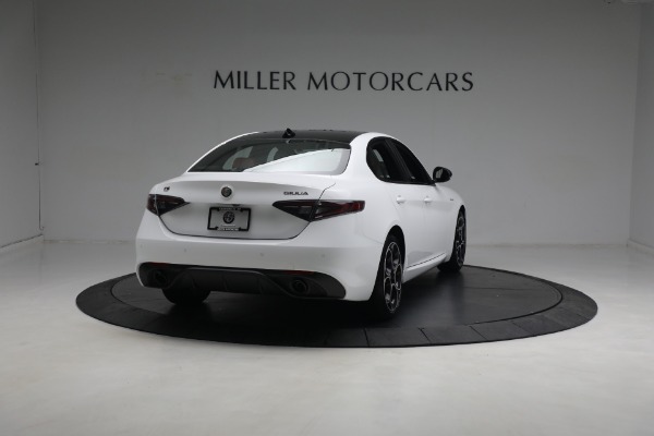 New 2024 Alfa Romeo Giulia Veloce for sale $55,285 at Bugatti of Greenwich in Greenwich CT 06830 11