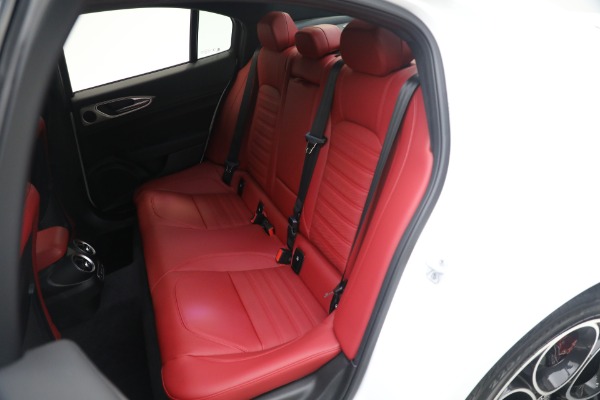 New 2024 Alfa Romeo Giulia Veloce for sale $55,285 at Bugatti of Greenwich in Greenwich CT 06830 25