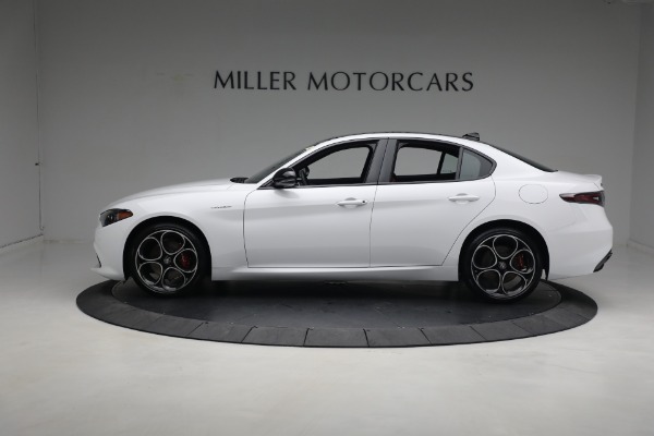 New 2024 Alfa Romeo Giulia Veloce for sale $55,285 at Bugatti of Greenwich in Greenwich CT 06830 5