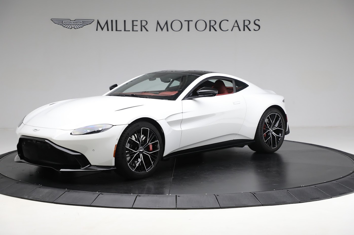 Used 2021 Aston Martin Vantage for sale $124,900 at Bugatti of Greenwich in Greenwich CT 06830 1
