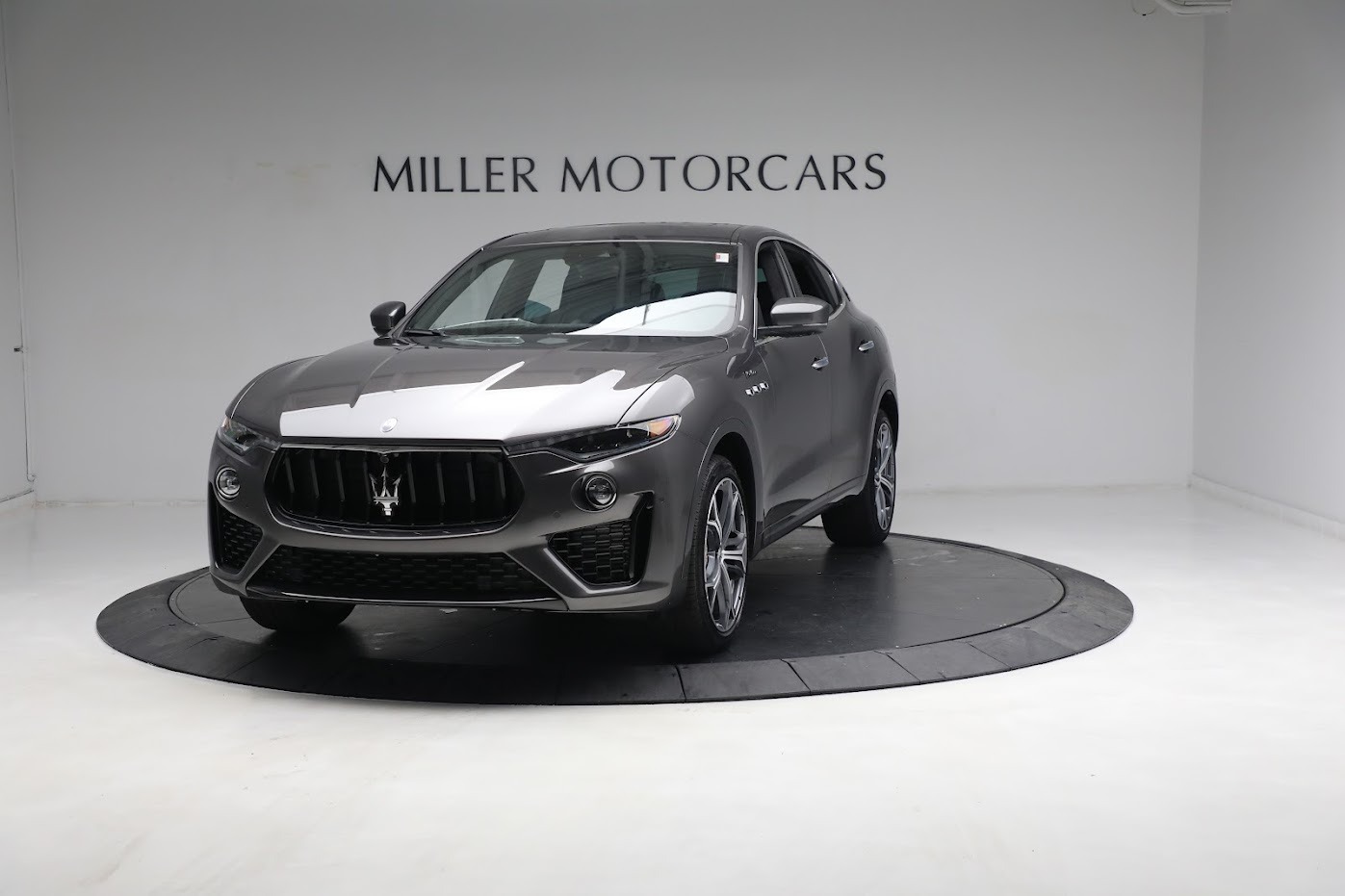 New 2023 Maserati Levante Modena for sale $101,989 at Bugatti of Greenwich in Greenwich CT 06830 1