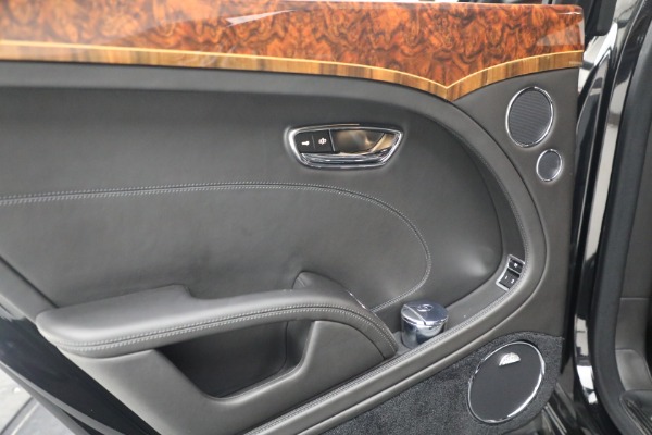 Used 2017 Bentley Mulsanne for sale $149,900 at Bugatti of Greenwich in Greenwich CT 06830 28
