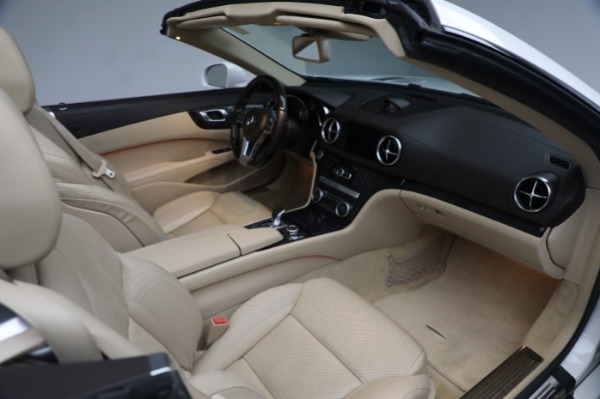 Used 2016 Mercedes-Benz SL-Class SL 400 for sale $44,900 at Bugatti of Greenwich in Greenwich CT 06830 24