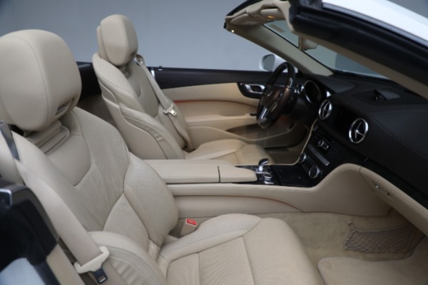 Used 2016 Mercedes-Benz SL-Class SL 400 for sale $44,900 at Bugatti of Greenwich in Greenwich CT 06830 26