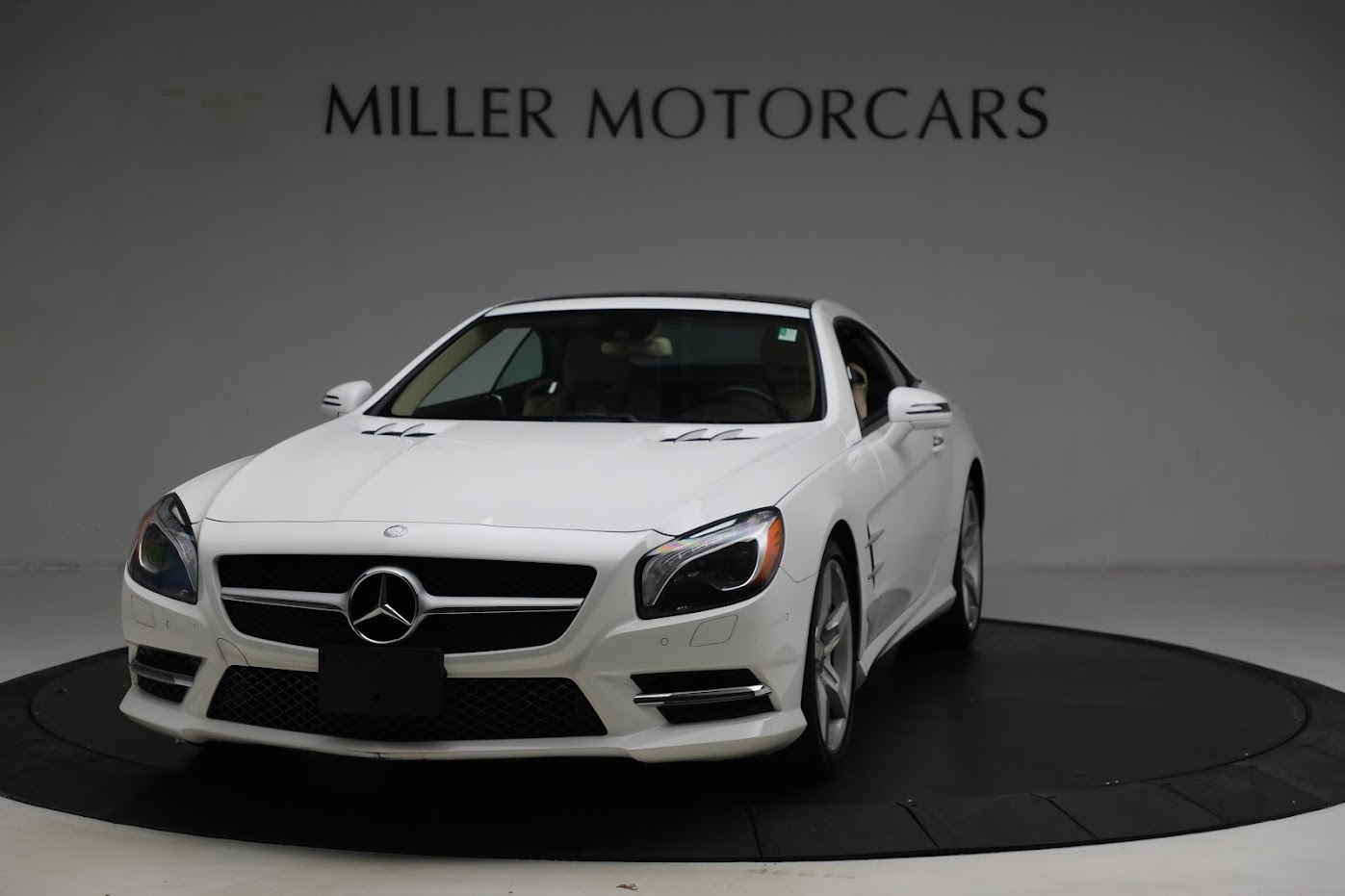 Used 2016 Mercedes-Benz SL-Class SL 400 for sale $44,900 at Bugatti of Greenwich in Greenwich CT 06830 1