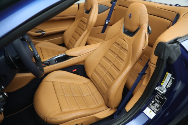 Used 2022 Ferrari Portofino M for sale $311,900 at Bugatti of Greenwich in Greenwich CT 06830 21