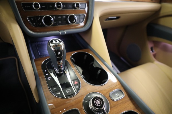 New 2023 Bentley Bentayga V8 for sale $238,450 at Bugatti of Greenwich in Greenwich CT 06830 23