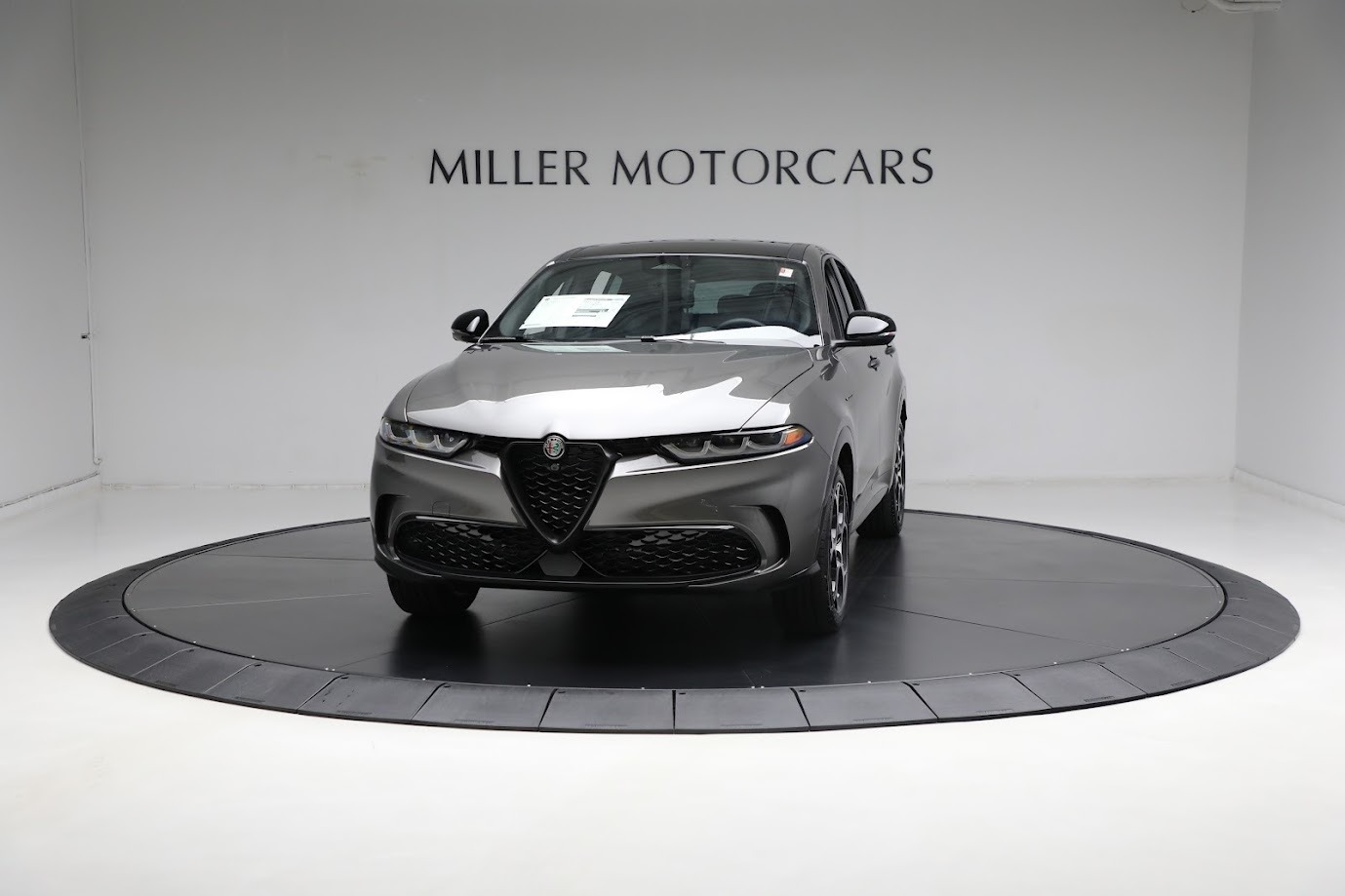 New 2024 Alfa Romeo Tonale Veloce for sale $55,800 at Bugatti of Greenwich in Greenwich CT 06830 1