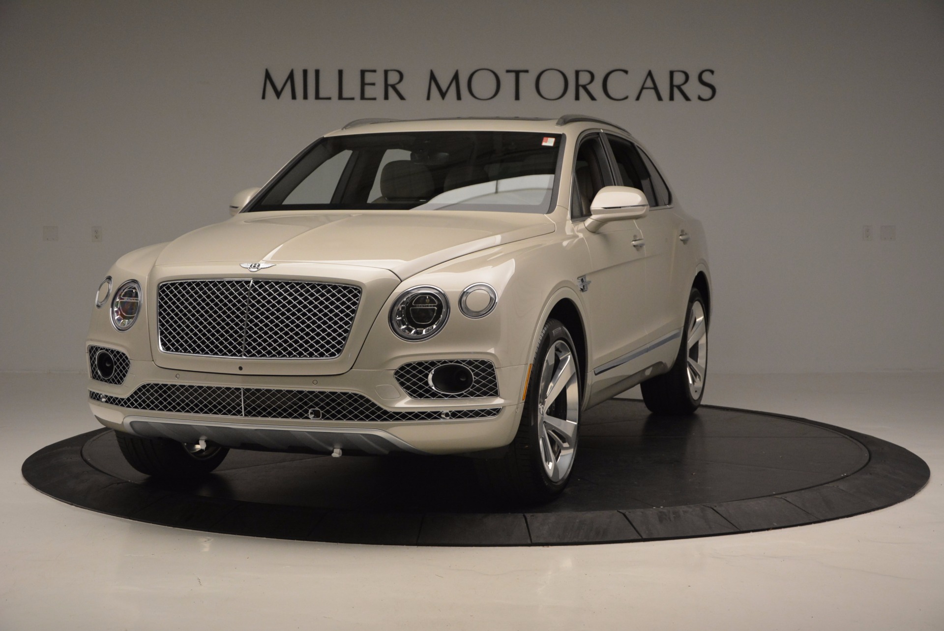 Used 2017 Bentley Bentayga for sale Sold at Bugatti of Greenwich in Greenwich CT 06830 1