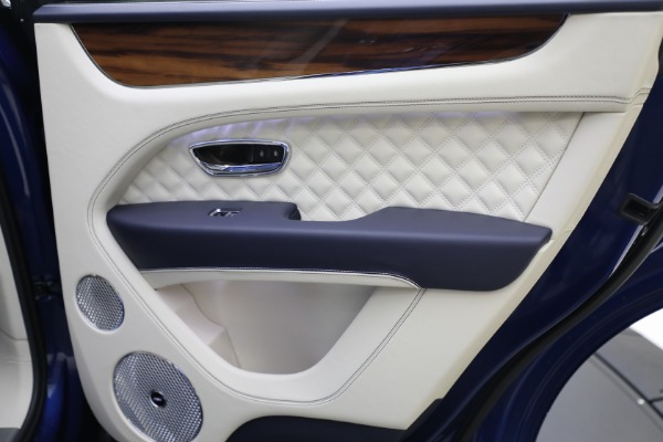 New 2023 Bentley Bentayga Azure Hybrid for sale Sold at Bugatti of Greenwich in Greenwich CT 06830 25