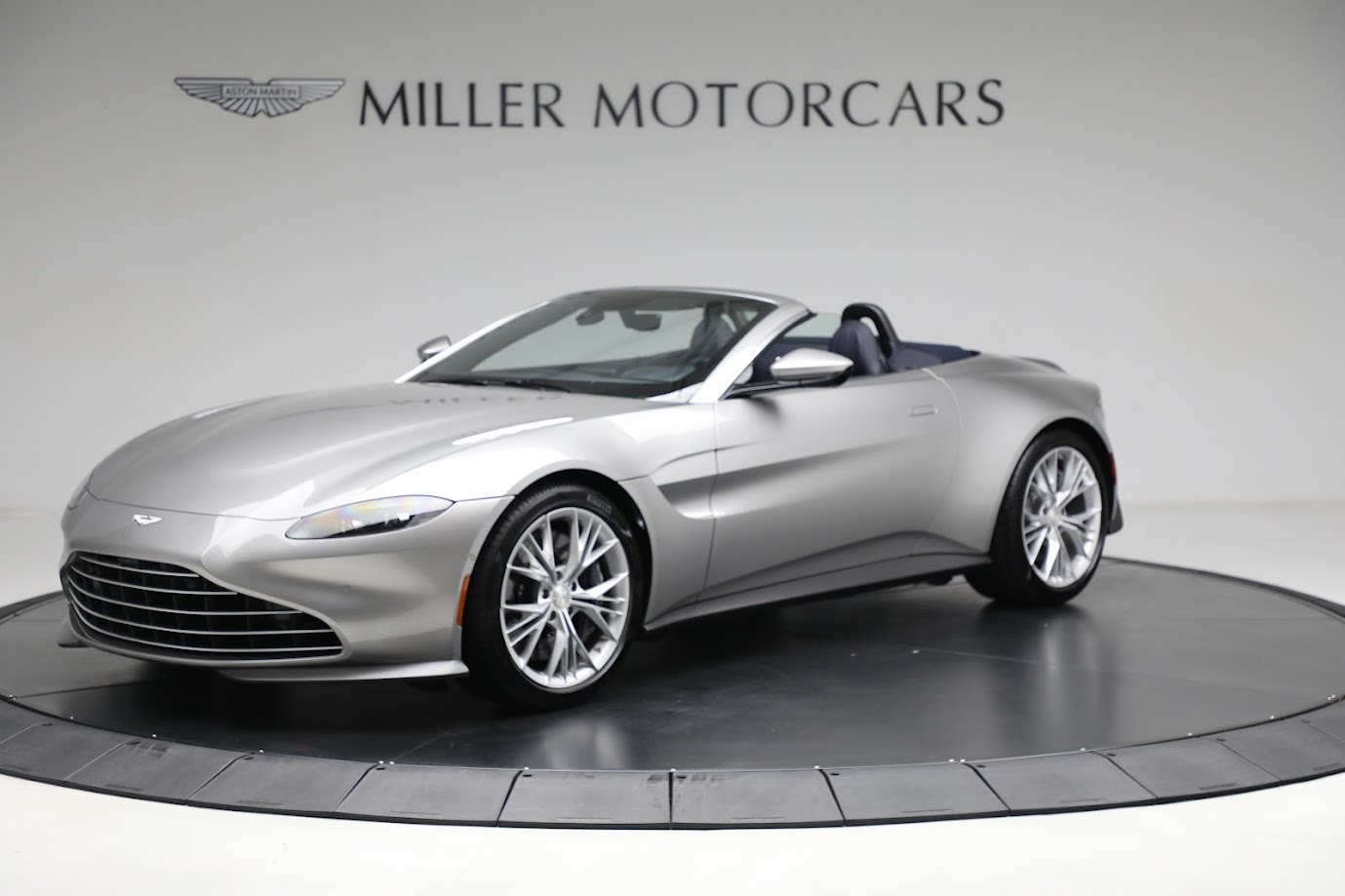 Used 2022 Aston Martin Vantage for sale $139,900 at Bugatti of Greenwich in Greenwich CT 06830 1