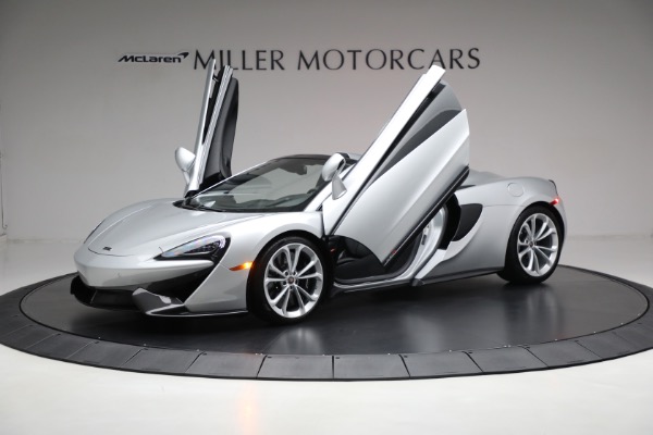 Used 2018 McLaren 570S Spider for sale $162,900 at Bugatti of Greenwich in Greenwich CT 06830 17