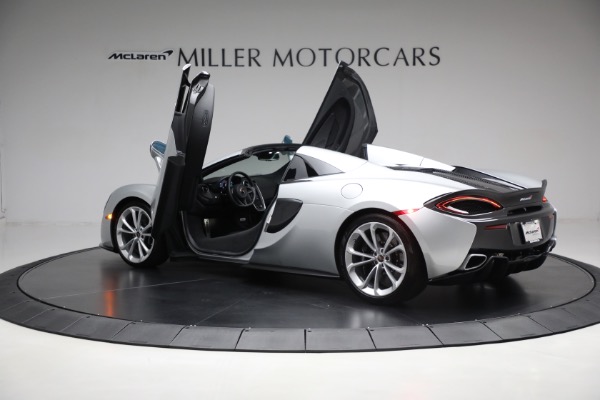 Used 2018 McLaren 570S Spider for sale $162,900 at Bugatti of Greenwich in Greenwich CT 06830 18