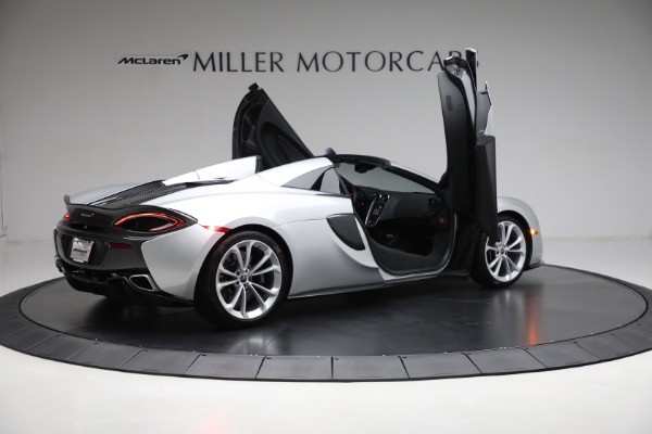 Used 2018 McLaren 570S Spider for sale $162,900 at Bugatti of Greenwich in Greenwich CT 06830 19